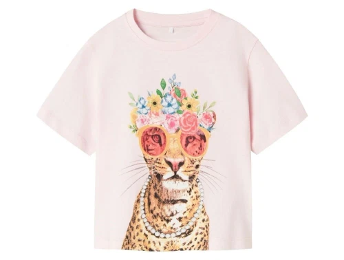 Lyserød T-Shirt fra Name it med print af leopard med blmster solbriller og perlekæde 13241600 ballerina leo